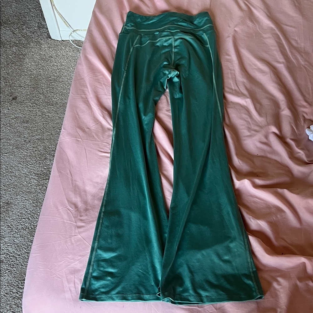Chic Emerald Yoga Pants